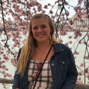 Meet your Posher, Hannah